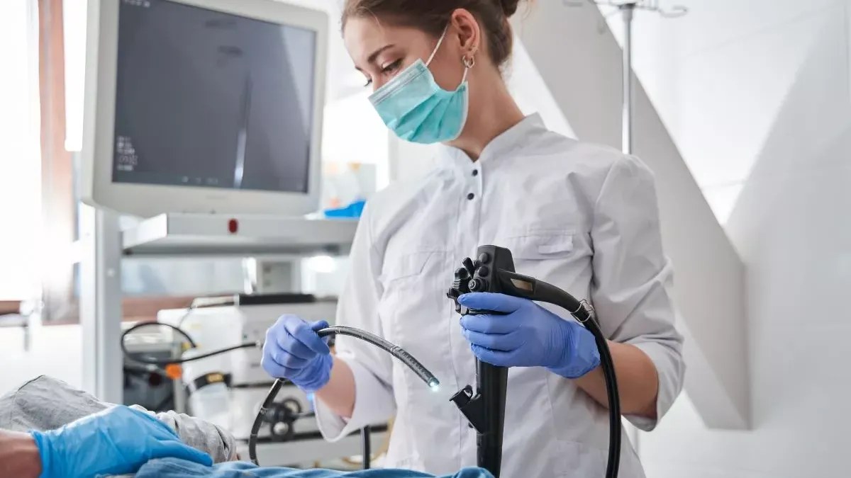 Endoscope utilisé lors d'une fibroscopie gastrique sans anesthésie